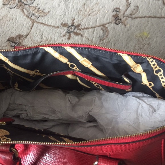 Never used brand new Anne Klein handbag - Picture 3 of 3